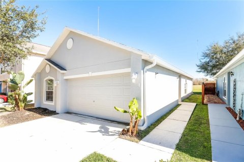 House in Land O' Lakes, Florida 3 bedrooms, 120.03 sq.m. № 1904452 - photo 2