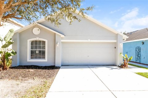 House in Land O' Lakes, Florida 3 bedrooms, 120.03 sq.m. № 1904452 - photo 1