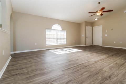 House in Land O' Lakes, Florida 3 bedrooms, 120.03 sq.m. № 1904452 - photo 6