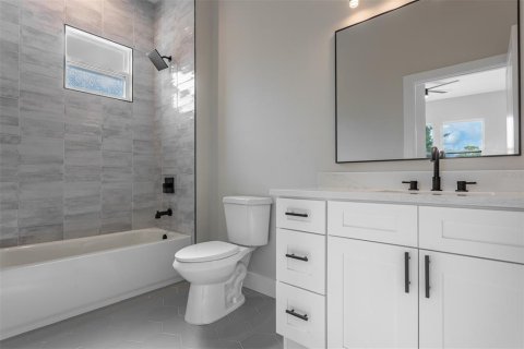 Casa en venta en Saint Petersburg, Florida, 6 dormitorios, 331.29 m2 № 2211937 - foto 19