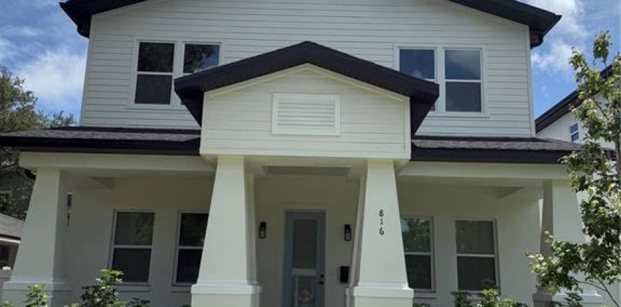 Casa en Saint Petersburg, Florida 6 dormitorios, 331.29 m2 № 2211937