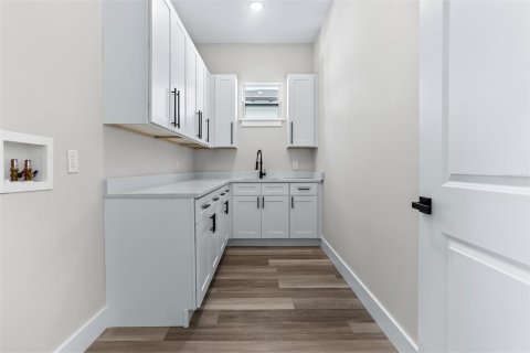Casa en venta en Saint Petersburg, Florida, 6 dormitorios, 331.29 m2 № 2211937 - foto 14