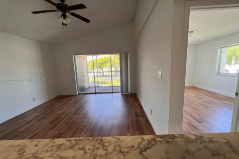 Copropriété à louer à Tamarac, Floride: 1 chambre, 57.13 m2 № 1998318 - photo 3