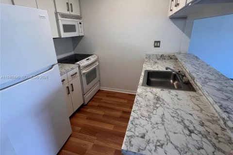 Copropriété à louer à Tamarac, Floride: 1 chambre, 57.13 m2 № 1998318 - photo 10