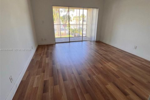 Copropriété à louer à Tamarac, Floride: 1 chambre, 57.13 m2 № 1998318 - photo 4