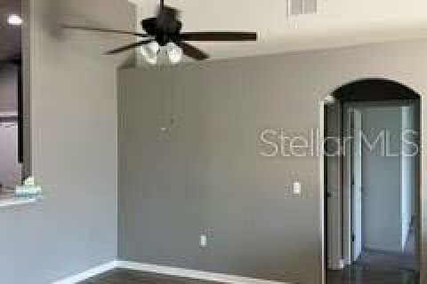 House in Winter Haven, Florida 4 bedrooms, 153.66 sq.m. № 2231937 - photo 9