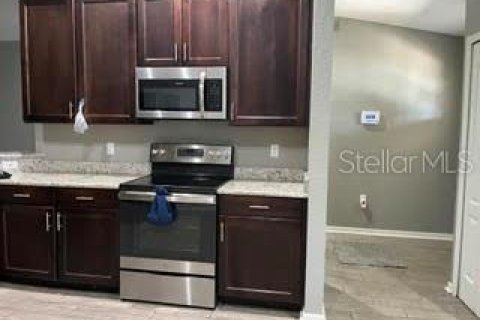 House in Winter Haven, Florida 4 bedrooms, 153.66 sq.m. № 2231937 - photo 24