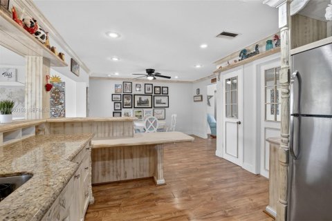 Casa en venta en Fort Lauderdale, Florida, 3 dormitorios, 162.3 m2 № 1990959 - foto 13