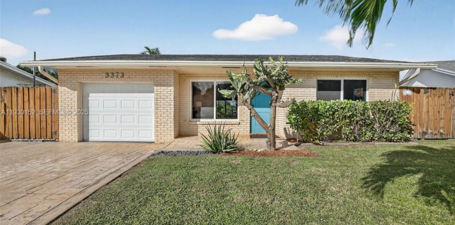 Casa en Fort Lauderdale, Florida 3 dormitorios, 162.3 m2 № 1990959