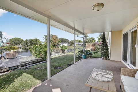 Casa en venta en Fort Lauderdale, Florida, 3 dormitorios, 162.3 m2 № 1990959 - foto 28