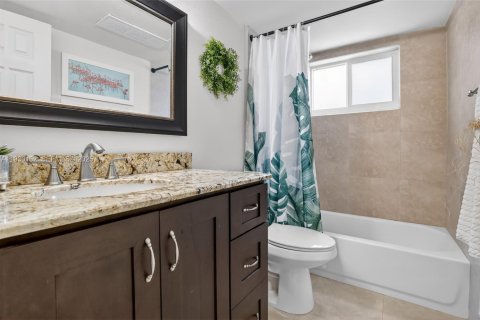 Casa en venta en Fort Lauderdale, Florida, 3 dormitorios, 162.3 m2 № 1990959 - foto 25