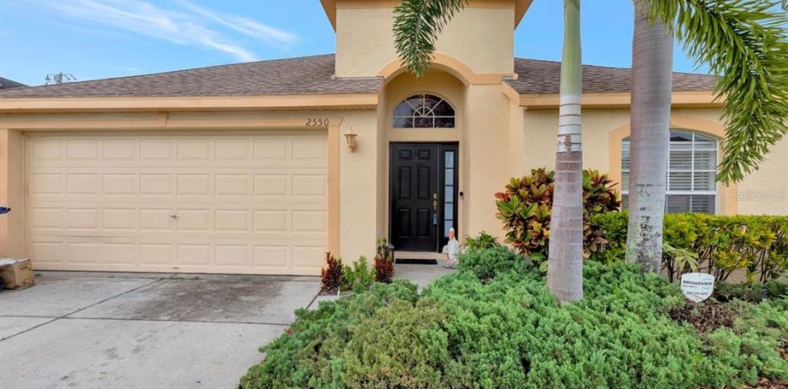 Casa en Holiday, Florida 4 dormitorios, 187.85 m2 № 1919943