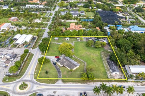 Casa en venta en Miami, Florida, 3 dormitorios, 307.51 m2 № 1749938 - foto 3