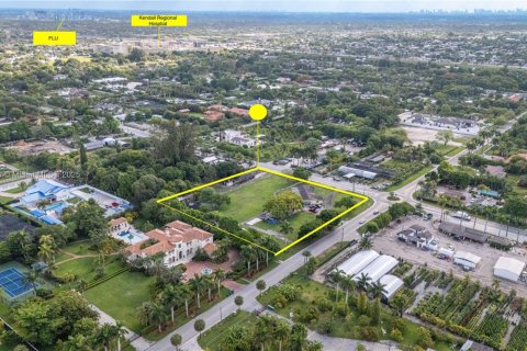 Casa en venta en Miami, Florida, 3 dormitorios, 307.51 m2 № 1749938 - foto 13