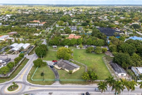Casa en venta en Miami, Florida, 3 dormitorios, 307.51 m2 № 1749938 - foto 2