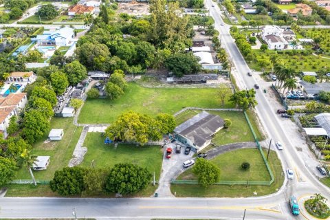 Casa en venta en Miami, Florida, 3 dormitorios, 307.51 m2 № 1749938 - foto 9