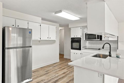 Villa ou maison à vendre à Largo, Floride: 3 chambres, 153.29 m2 № 2403268 - photo 14