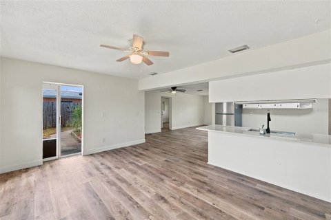 Villa ou maison à vendre à Largo, Floride: 3 chambres, 153.29 m2 № 2403268 - photo 18