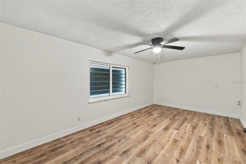 Villa ou maison à vendre à Largo, Floride: 3 chambres, 153.29 m2 № 2403268 - photo 23