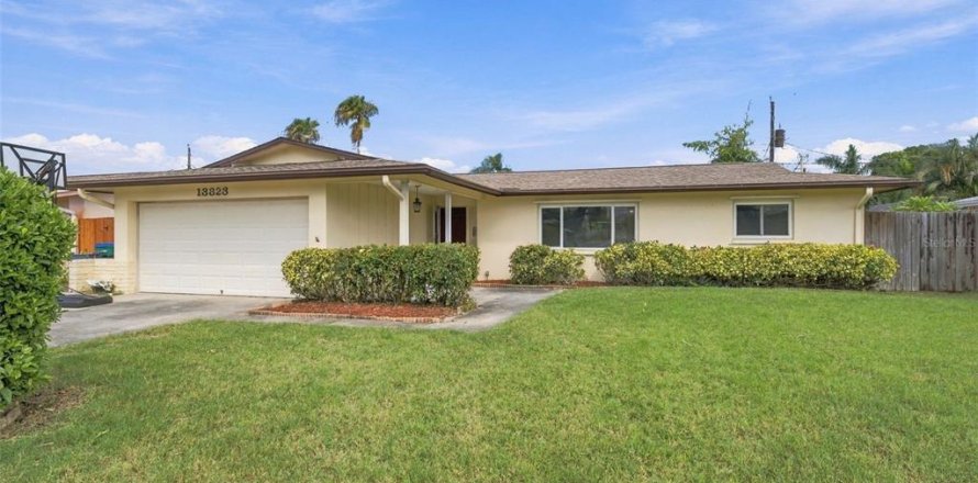 Villa ou maison à Largo, Floride 3 chambres, 153.29 m2 № 2403268