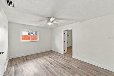 Villa ou maison à vendre à Largo, Floride: 3 chambres, 153.29 m2 № 2403268 - photo 20