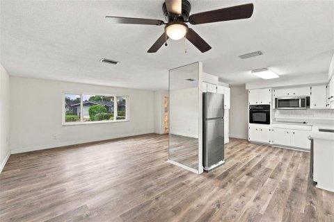 Villa ou maison à vendre à Largo, Floride: 3 chambres, 153.29 m2 № 2403268 - photo 12