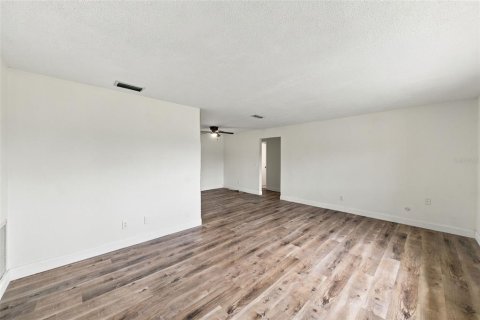Villa ou maison à vendre à Largo, Floride: 3 chambres, 153.29 m2 № 2403268 - photo 8