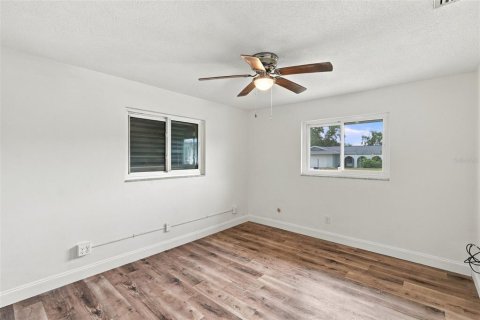 Villa ou maison à vendre à Largo, Floride: 3 chambres, 153.29 m2 № 2403268 - photo 28