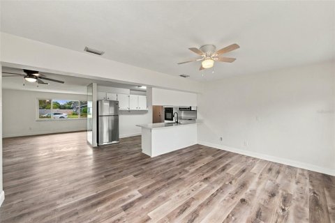 Villa ou maison à vendre à Largo, Floride: 3 chambres, 153.29 m2 № 2403268 - photo 17
