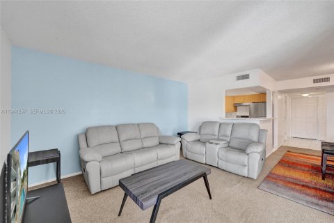 Condo in Plantation, Florida, 2 bedrooms  № 2000729 - photo 12