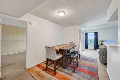 Condo in Plantation, Florida, 2 bedrooms  № 2000729 - photo 8