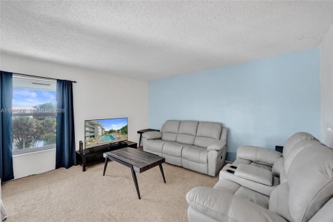 Condo in Plantation, Florida, 2 bedrooms  № 2000729 - photo 10