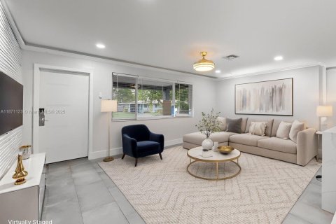 House in Wilton Manors, Florida 3 bedrooms, 143.16 sq.m. № 1931404 - photo 5