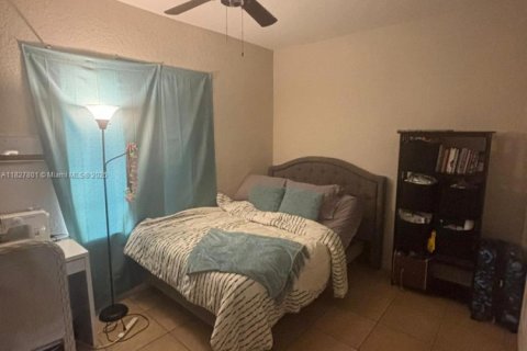 Casa en venta en Deerfield Beach, Florida, 5 dormitorios, 308.9 m2 № 1940058 - foto 11