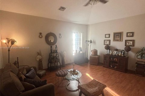 Casa en venta en Deerfield Beach, Florida, 5 dormitorios, 308.9 m2 № 1940058 - foto 26