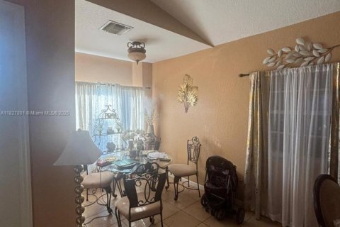 Casa en venta en Deerfield Beach, Florida, 5 dormitorios, 308.9 m2 № 1940058 - foto 8