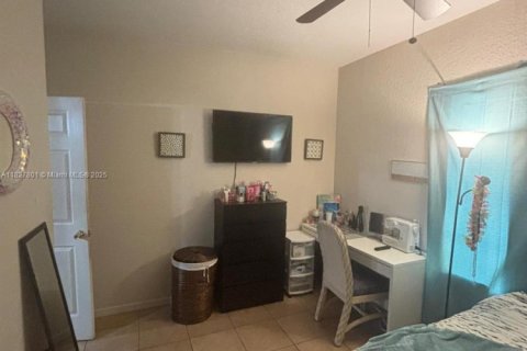 Casa en venta en Deerfield Beach, Florida, 5 dormitorios, 308.9 m2 № 1940058 - foto 15