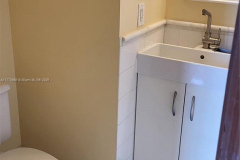 Condominio en venta en Sunrise, Florida, 2 dormitorios, 112.6 m2 № 1860840 - foto 27