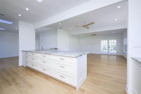 House in Port Orange, Florida 4 bedrooms, 251.39 sq.m. № 2110499 - photo 30