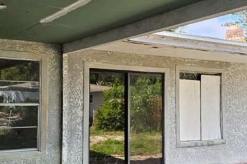 House in Saint Petersburg, Florida 4 bedrooms, 172.71 sq.m. № 1901094 - photo 7