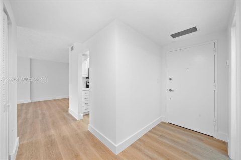 Condominio en venta en Key Biscayne, Florida, 2 dormitorios, 117.06 m2 № 2065175 - foto 2