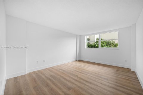 Condominio en venta en Key Biscayne, Florida, 2 dormitorios, 117.06 m2 № 2065175 - foto 15