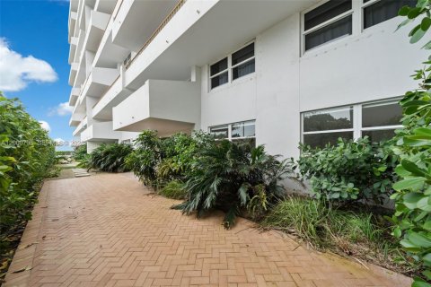 Condominio en venta en Key Biscayne, Florida, 2 dormitorios, 117.06 m2 № 2065175 - foto 25