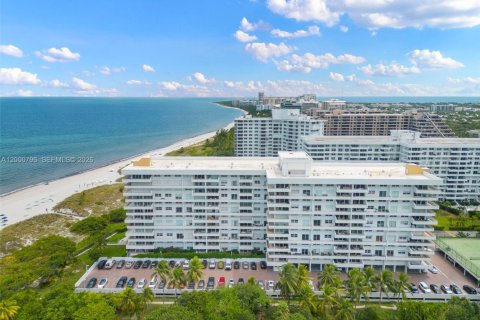 Condominio en venta en Key Biscayne, Florida, 2 dormitorios, 117.06 m2 № 2065175 - foto 30