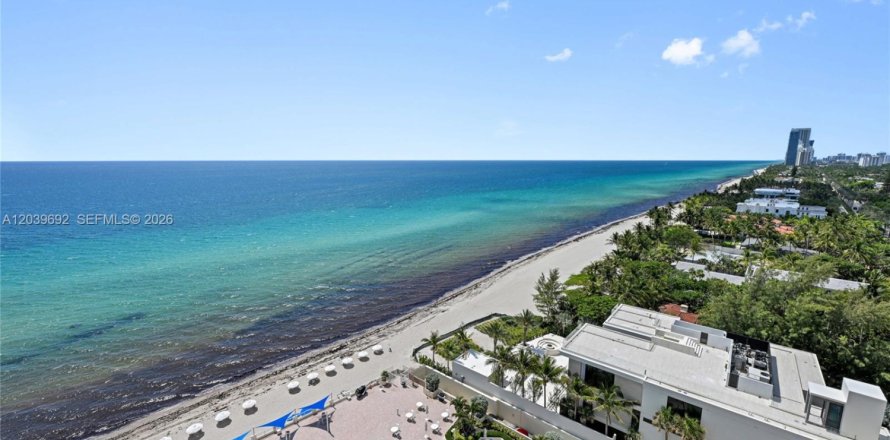 Condo à Hallandale Beach, Floride, 2 chambres  № 2145803