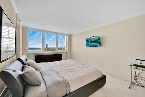 Copropriété à vendre à Hallandale Beach, Floride: 2 chambres, 95.78 m2 № 2145803 - photo 23