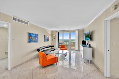 Copropriété à vendre à Hallandale Beach, Floride: 2 chambres, 95.78 m2 № 2145803 - photo 5