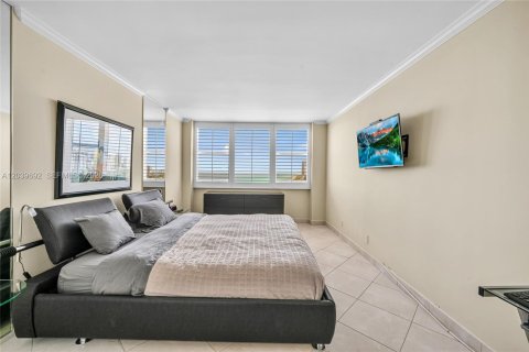 Copropriété à vendre à Hallandale Beach, Floride: 2 chambres, 95.78 m2 № 2145803 - photo 20