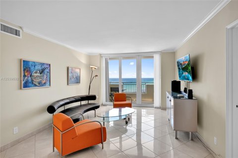 Copropriété à vendre à Hallandale Beach, Floride: 2 chambres, 95.78 m2 № 2145803 - photo 6
