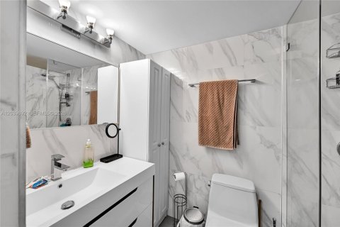 Copropriété à vendre à Hallandale Beach, Floride: 2 chambres, 95.78 m2 № 2145803 - photo 18